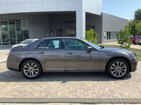 Used 2014 Chrysler 300 S AWD/4WD image 8