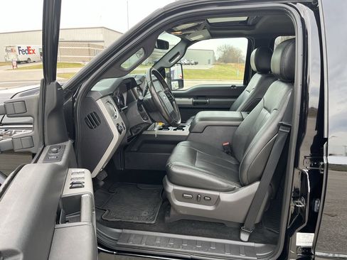 Used 2016 Ford F450 Lariat w/ Lariat Ultimate Package image 3