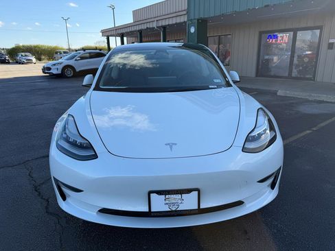 Used 2023 Tesla Model 3 Standard Range image 8