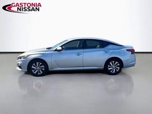 Used 2022 Nissan Altima 2.5 S image 5