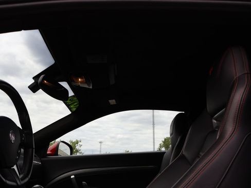 Used 2015 Maserati GranTurismo Sport RWD image 35