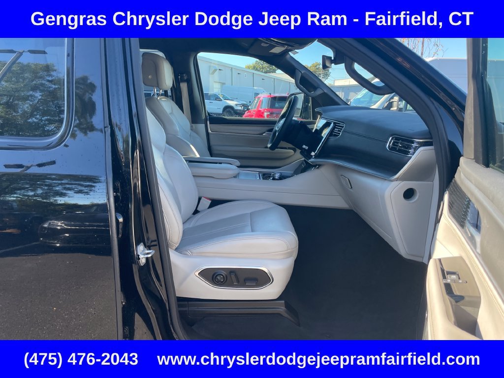 Certified 2025 Jeep Wagoneer Series II AWD/4WD image 19