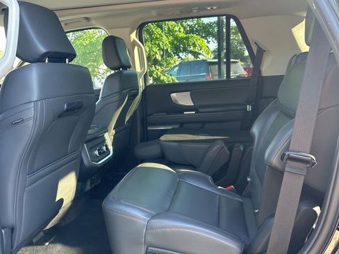 Used 2025 Ford Expedition Active AWD/4WD image 10