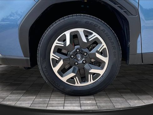 Certified 2025 Subaru Forester AWD/4WD image 8