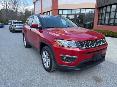 Used 2018 Jeep Compass Latitude w/ Popular Equipment Group AWD/4WD image 9