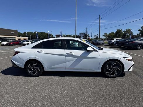 Used 2025 Hyundai Elantra SEL FWD image 8