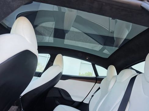 Used 2024 Tesla Model S AWD/4WD image 33
