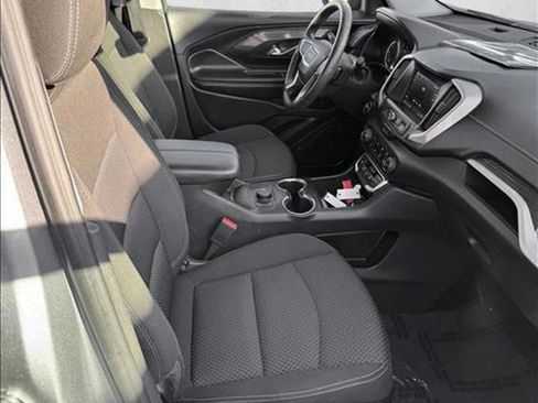 Used 2024 GMC Terrain SLE image 19