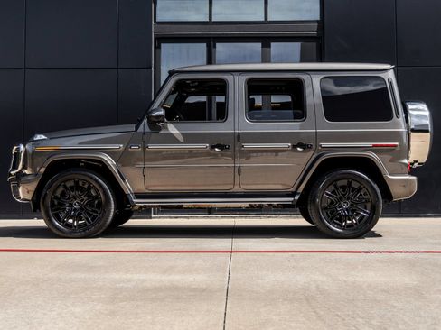 Used 2025 Mercedes-Benz G 550 image 9