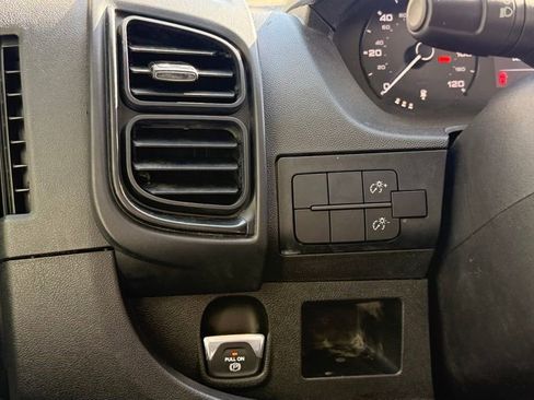 Used 2023 RAM ProMaster 2500 FWD image 10