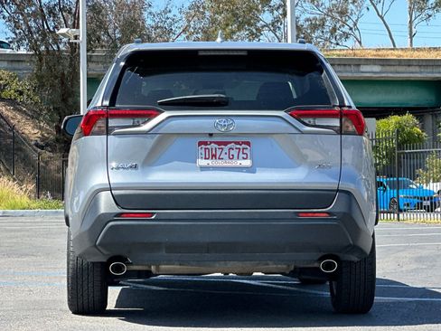 Used 2024 Toyota RAV4 XLE FWD image 4
