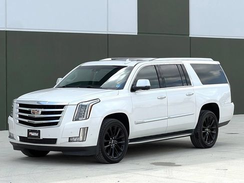 Used 2018 Cadillac Escalade ESV Luxury AWD/4WD image 1