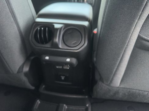 Used 2025 Jeep Wrangler Unlimited Sahara w/ Safety Group AWD/4WD image 13