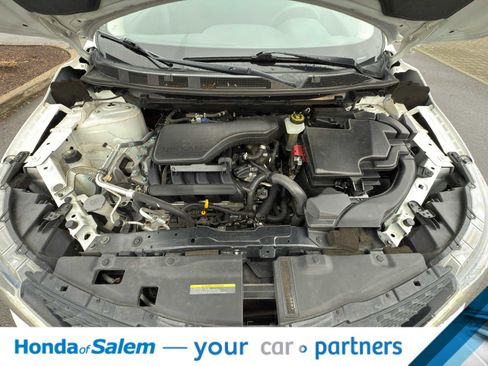 Used 2018 Nissan Rogue Sport S image 12