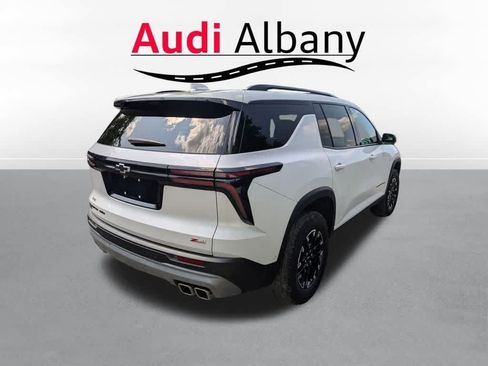 Used 2025 Chevrolet Traverse Z71 w/ Enhanced Driving Package AWD/4WD image 4