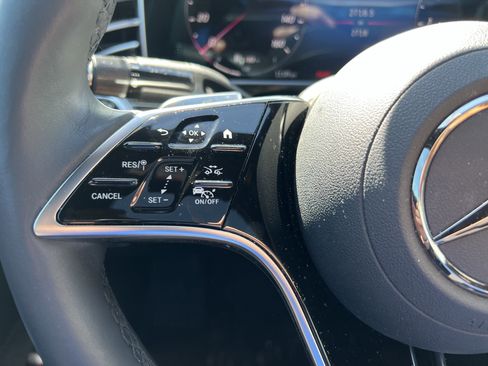 Used 2025 Mercedes-Benz E 350 Sedan image 19