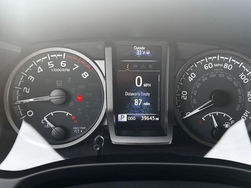 Used 2022 Toyota Tacoma TRD Sport image 16