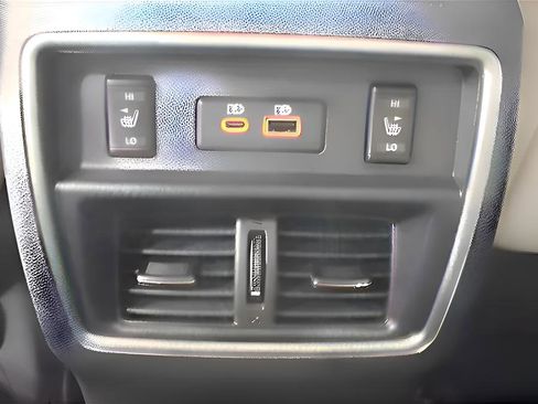 Used 2024 Nissan Murano SL FWD image 9