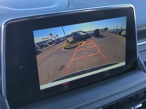 Used 2024 GMC Yukon SLT image 14