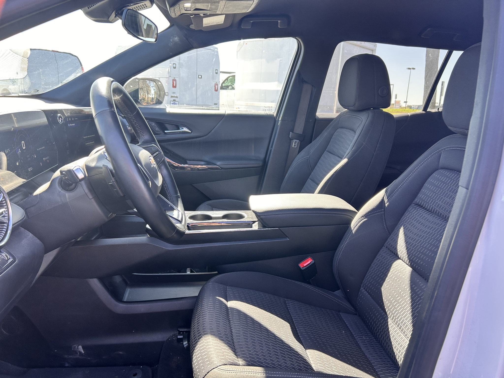 Used 2025 Chevrolet Equinox LT AWD/4WD image 9