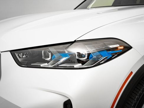 New 2026 BMW X5 xDrive40i w/ Climate Comfort Package image 15