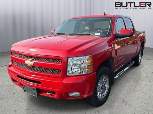 Used 2011 Chevrolet Silverado 1500 LTZ w/ Z71 Appearance Package AWD/4WD image 2
