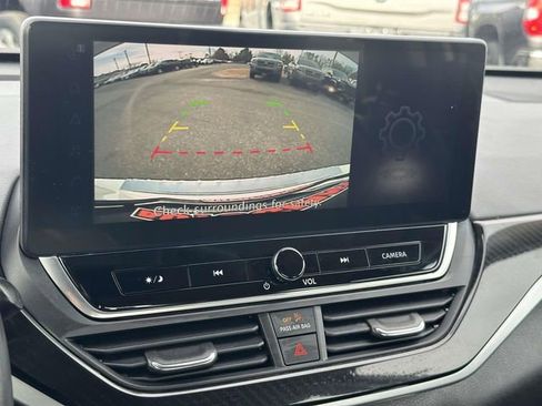 Used 2023 Nissan Altima 2.5 SR w/ SR Premium Package image 19