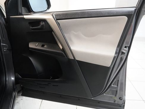 Used 2015 Toyota RAV4 LE AWD/4WD image 30