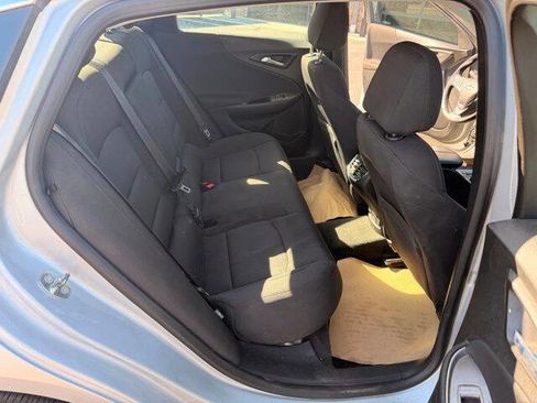 Used 2018 Chevrolet Malibu Hybrid FWD image 11