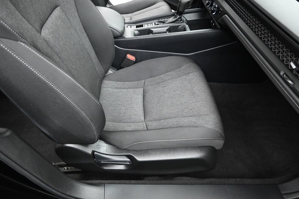 Used 2025 Honda Accord SE image 11