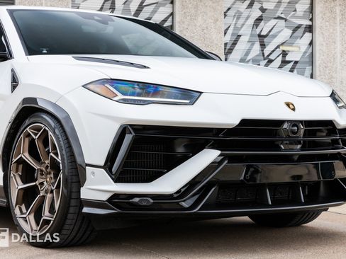 Used 2023 Lamborghini Urus Performante image 2