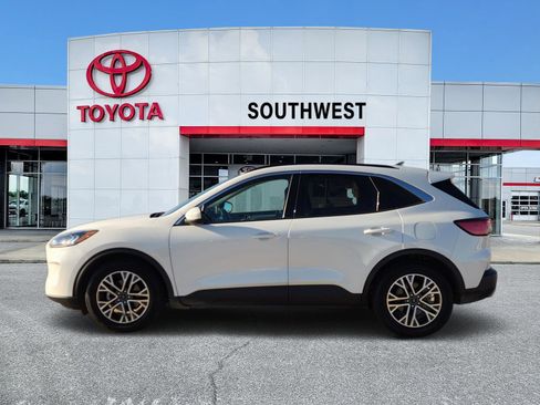 Used 2020 Ford Escape SEL image 3