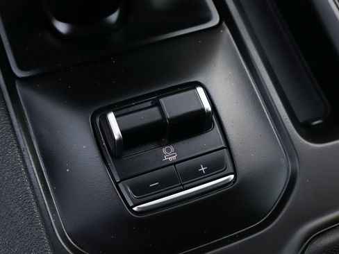 Used 2023 GMC Sierra 1500 AT4 w/ Technology Package AWD/4WD image 43