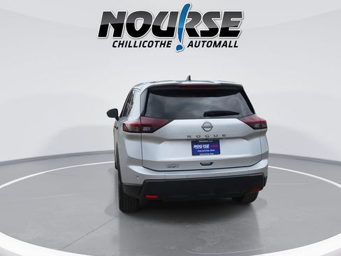 Used 2024 Nissan Rogue S FWD image 7