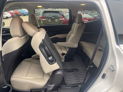Used 2024 Subaru Ascent Premium w/ Convenience Package AWD/4WD image 14