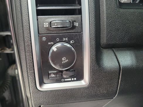 Used 2016 RAM 1500 Limited RWD image 38