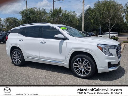Used 2022 GMC Terrain Denali AWD/4WD image 1