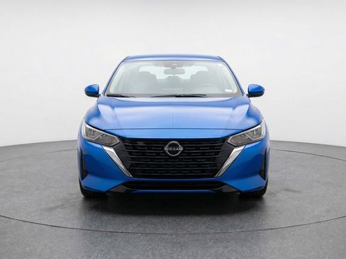 Used 2025 Nissan Sentra SV image 2