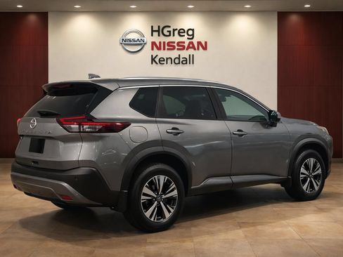 Used 2023 Nissan Rogue SV FWD image 4