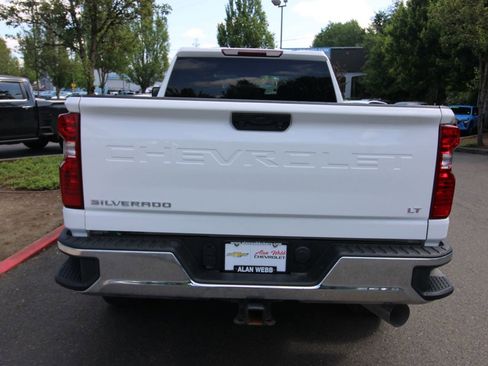 Used 2022 Chevrolet Silverado 2500 LT w/ Convenience Package AWD/4WD image 5