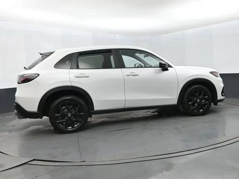 Used 2025 Honda HR-V Sport image 4