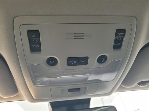 Used 2019 Lexus IS 300 image 23