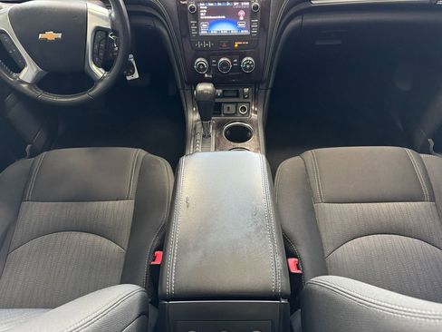 Used 2015 Chevrolet Traverse LT w/ Style and Technology Package image 20