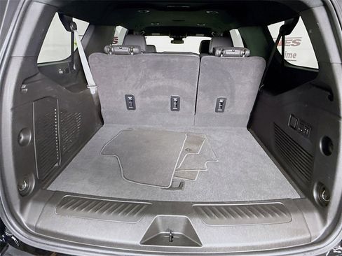 Used 2025 Chevrolet Suburban LT w/ Comfort Package image 28