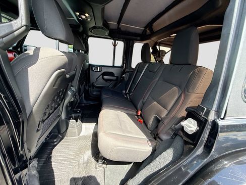 Used 2022 Jeep Wrangler Unlimited Rubicon AWD/4WD image 27