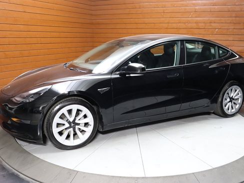 Used 2023 Tesla Model 3 Standard Range image 8