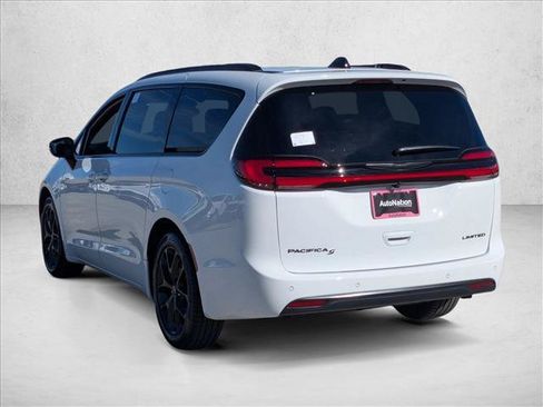 New 2026 Chrysler Pacifica Limited w/ Uconnect Theater Family Group FWD image 9