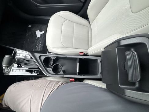 New 2026 Kia Niro EX image 24