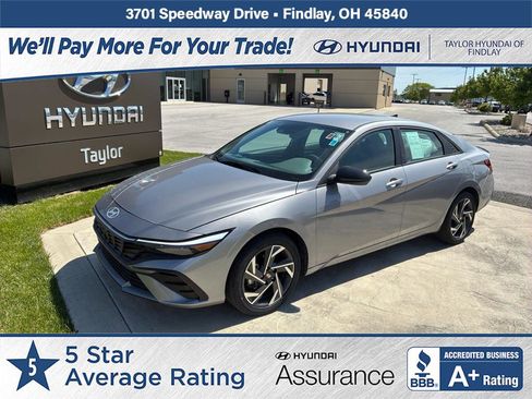 Used 2025 Hyundai Elantra SEL FWD image 1