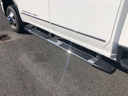 Used 2022 GMC Sierra 3500 Denali w/ Denali Ultimate Package image 5